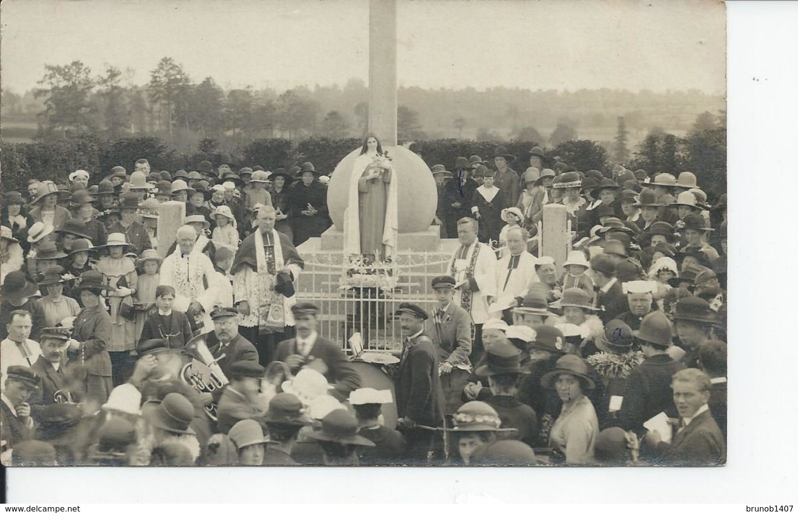 PLESSIS  Carte Photo 1925 Aimee Procession??? - Autres & Non Classés