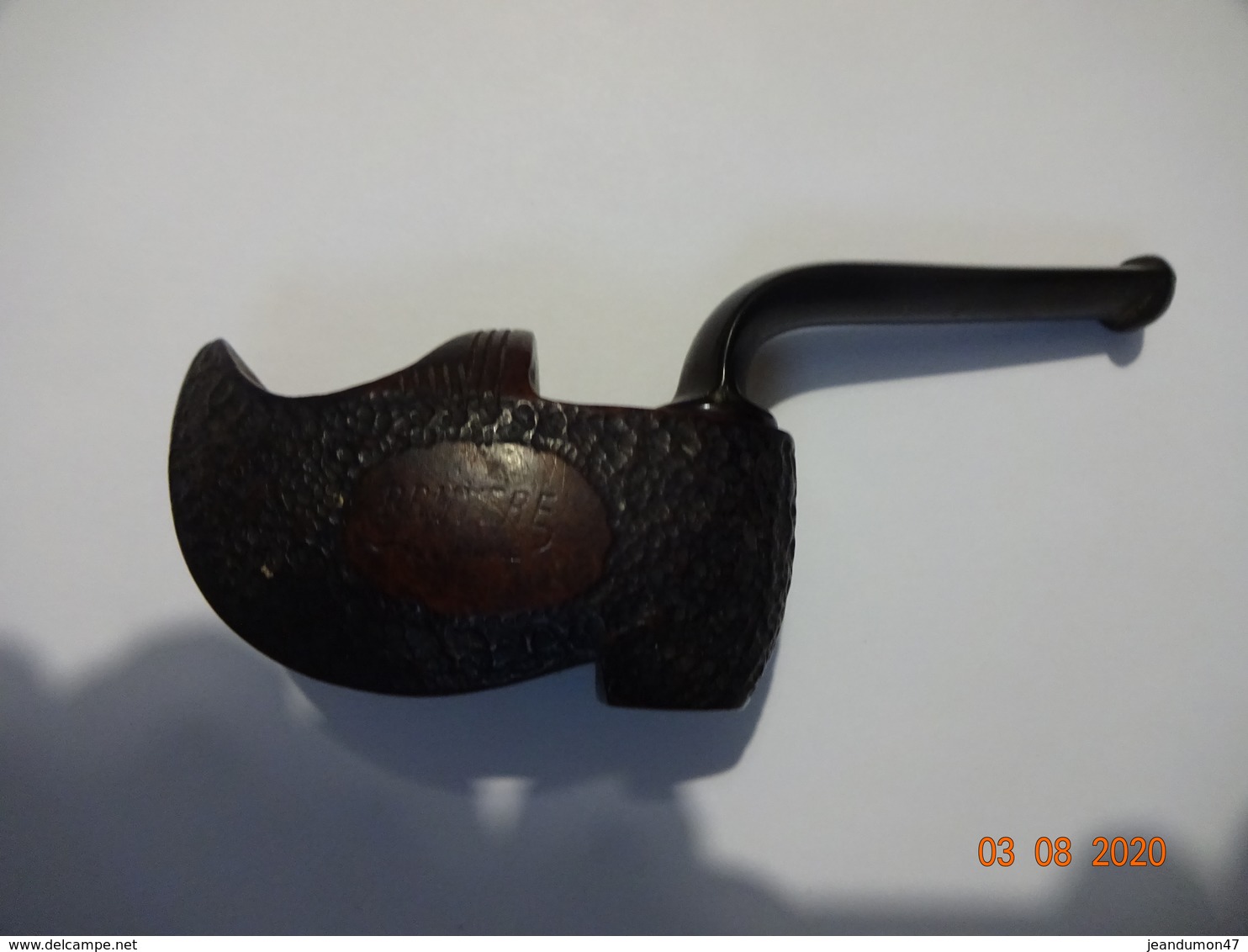 VERITABLE PETITE PIPE EN BRUYERE ( Voir Photo BRUYERE Garantie ) 28 Grs. FORME DE SABOT. A SERVIE - Bruyerepfeifen