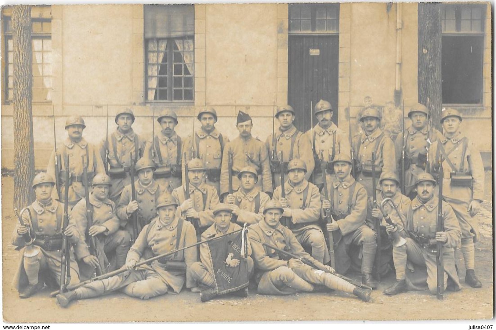 LAVAL (53) Carte Photo Militaire Groupe De Soldats Du 124ème Infanterie Gros Plan - Laval