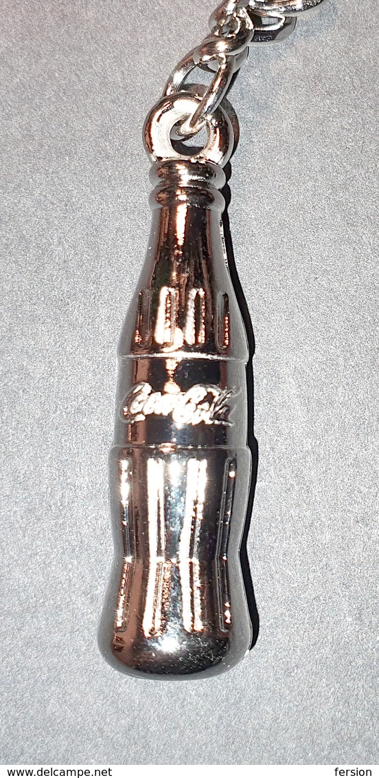 Coca Cola - Metal Key Ring Keyring Keychain Key Chain - SERBIA - New Not Used - Bottle 40 Mm - Portachiavi