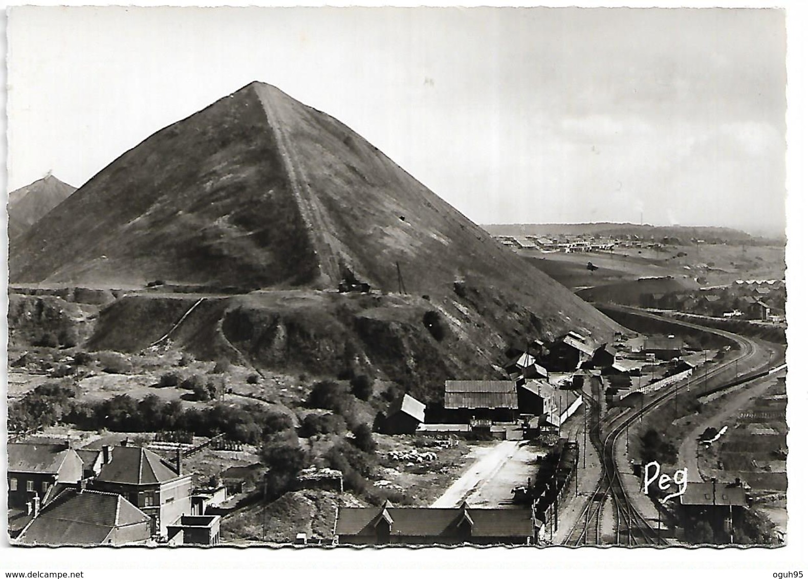 62 - AUCHEL - (la Mine) - L'ancien Terril Du Siège N° 5 Du Groupe D'Auchel - Autres & Non Classés