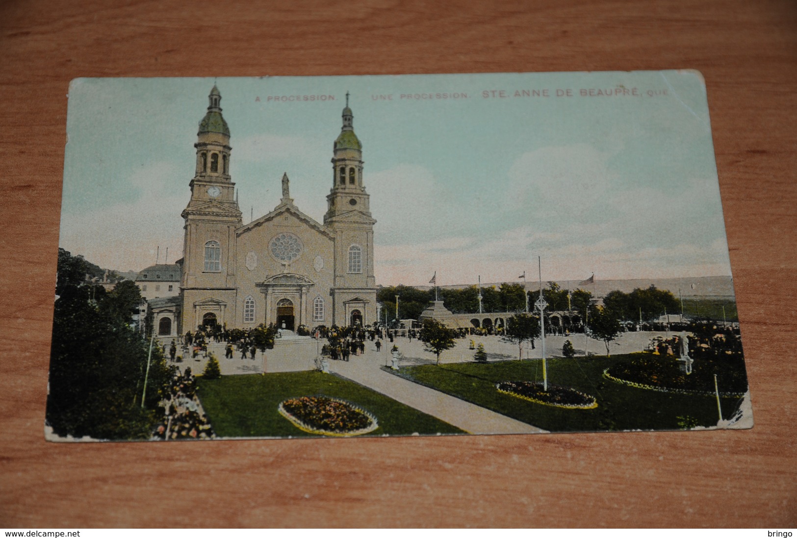 2751-            CANADA, QUEBEC,  A PROCESSION, Ste. ANNE DE BEAUPRÉ - Ste. Anne De Beaupré