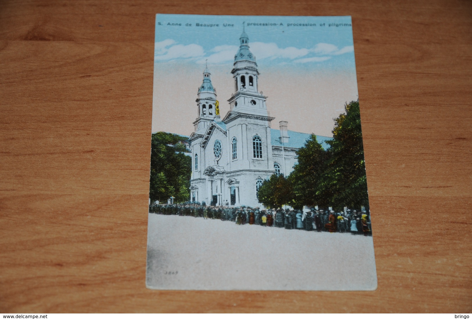 2752-            CANADA, QUEBEC,  Ste. ANNE DE BEAUPRÉ, A PROCESSION OF PELGRIMS - Ste. Anne De Beaupré