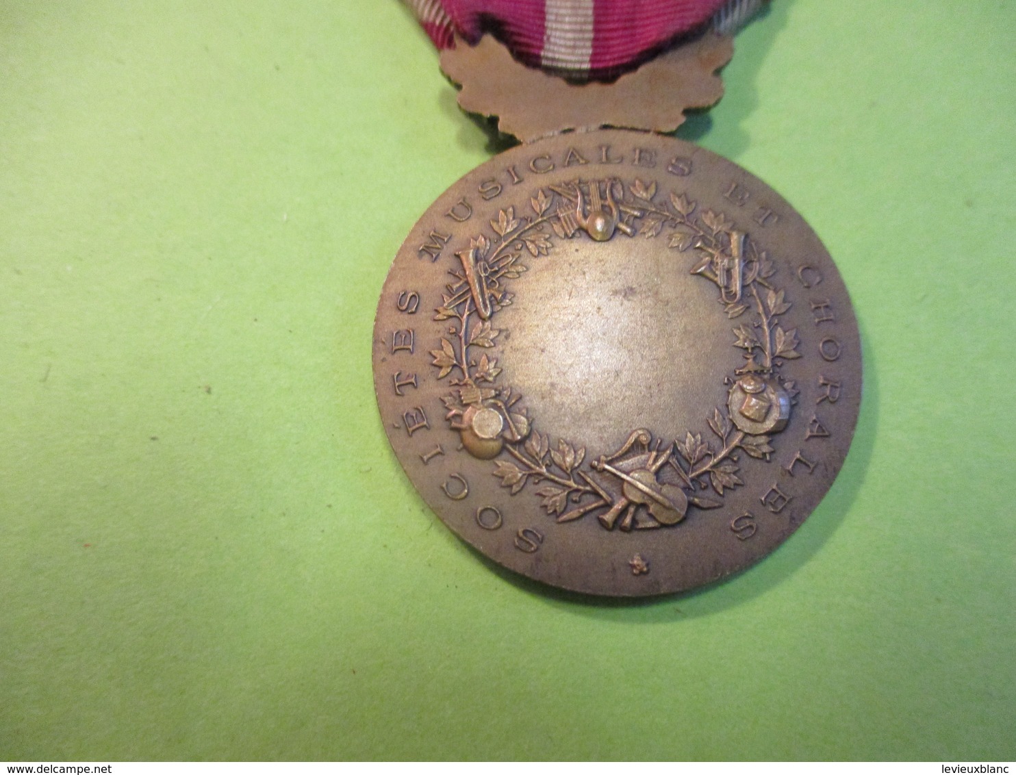 Médaille D'Honneur / Sociétés Musicales Et Chorales /Joueuse De Lyre  /J VATINELLE/ /1924    MED349 - Frankreich