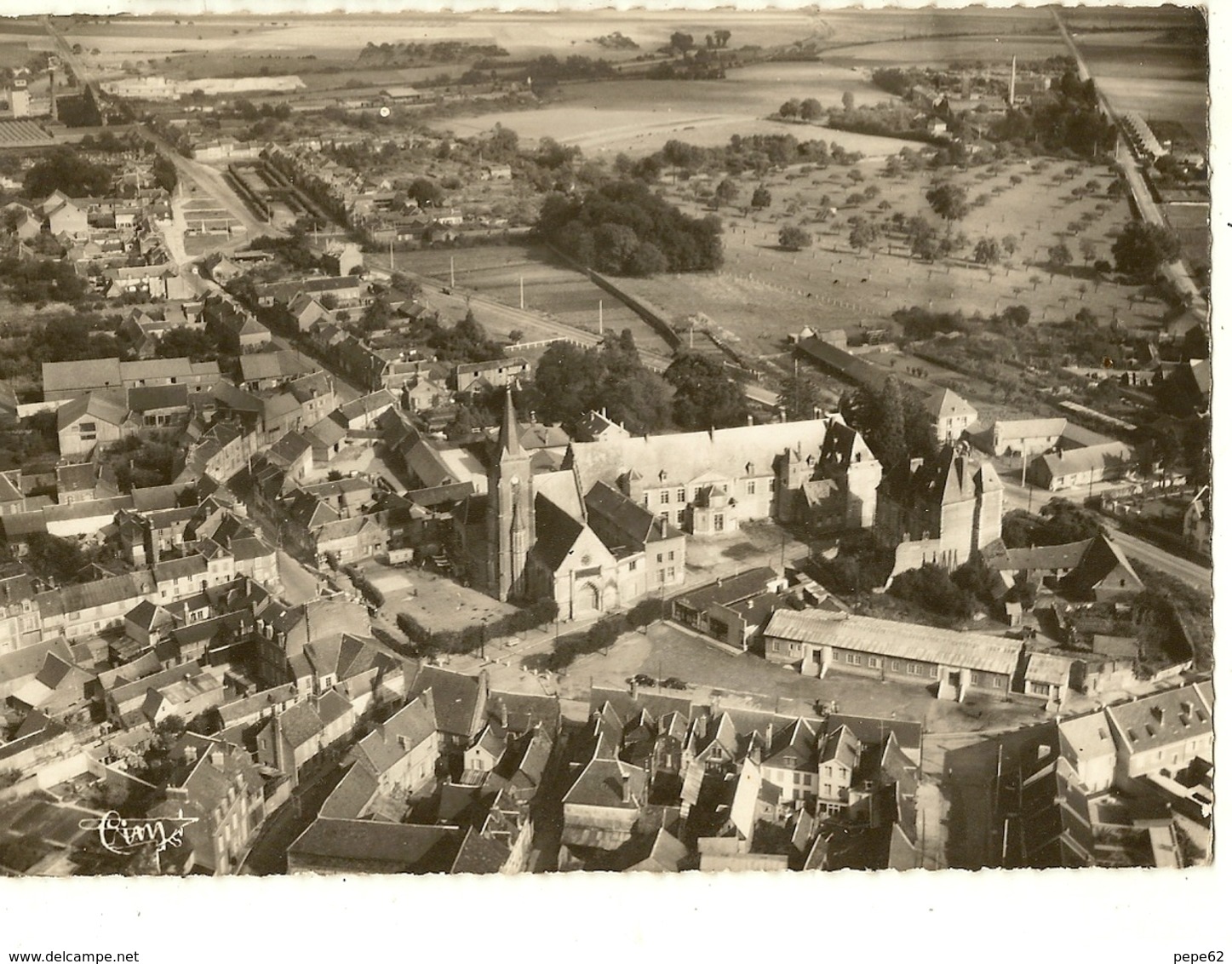 Crevecoeur Le Grand-lot De 2 Cartes- Vue Aérienne-cpsm - Crevecoeur Le Grand