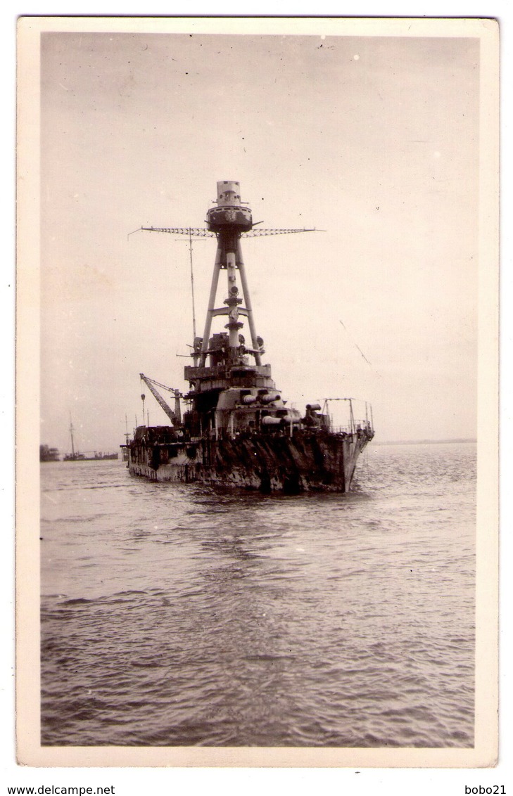 7002 - Ouistreham - Riva-Bella ( 14 ) - " Le Courbet " Et Bateaux échoués ( Le 6 Juin 1944 ) - Ph. Wavelet à R.B. - - Guerre