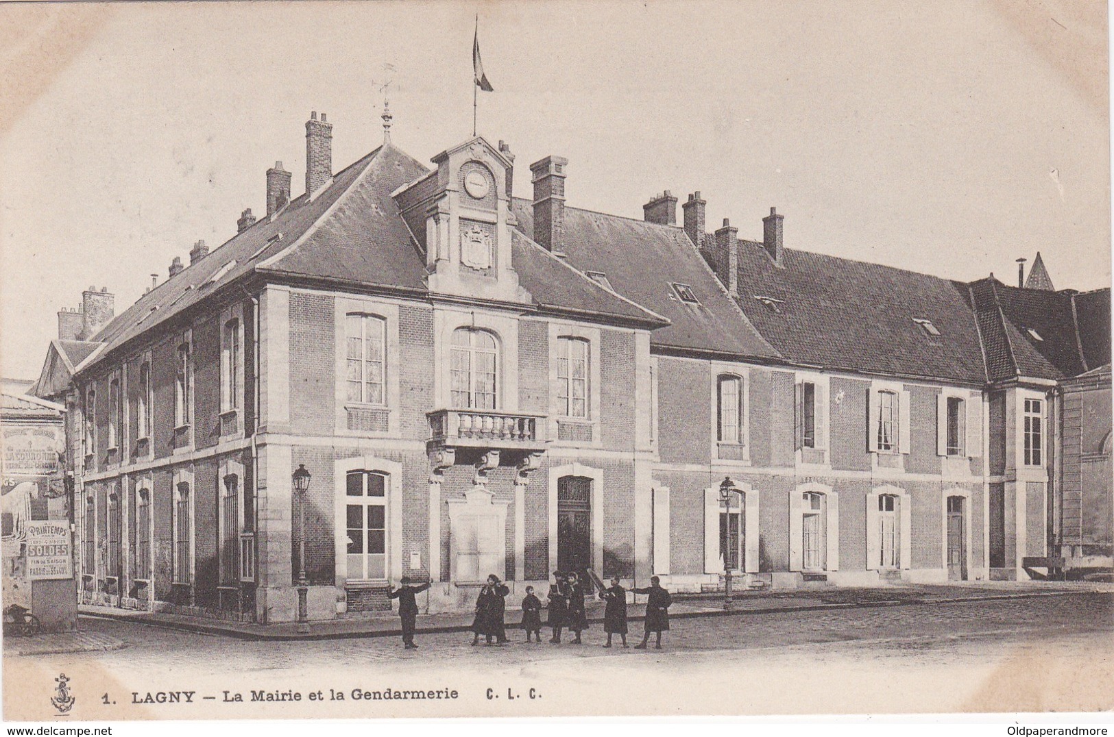 FRANCE - CARTE POSTALE - LAGNY -  LA MAIRIE ET LA GENDARMERIE - Danemark