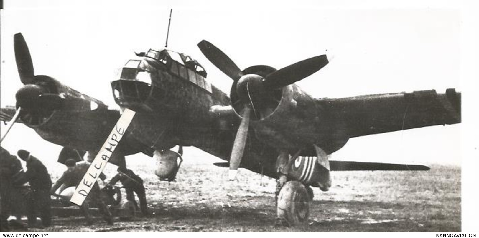 PHOTO AVION  JUNKER JU88 A AVEC BANDES BLANCHES CHARGEMENT BOMBES GB 1/31 BASE DE BORDEAUX  17X8CM - Aviation