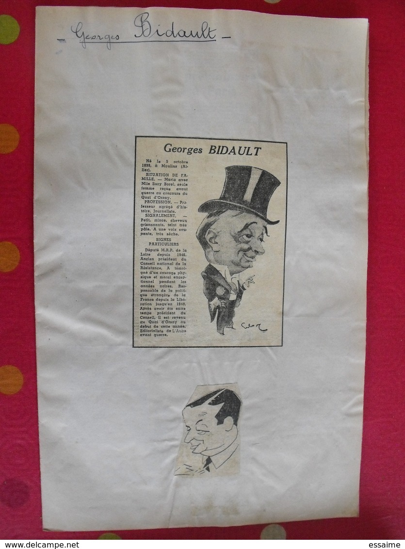 collection de caricatures de journaux du XXème découpées et collées / feuilles. sport spectacle politique personnalité