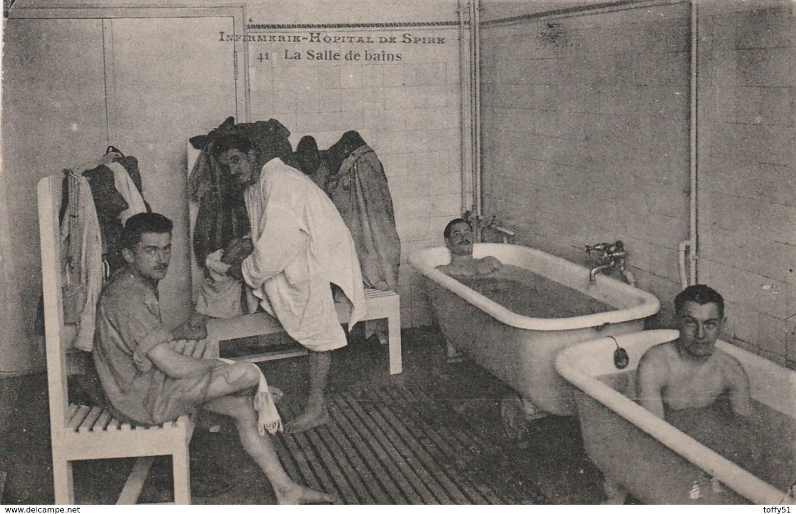 CPA:HOMMES DANS BAIGNOIRE SALLE DE BAINS INFIRMERIE HÔPITAL DE SPIRE ALLEMAGNE...ÉCRITE - Other & Unclassified