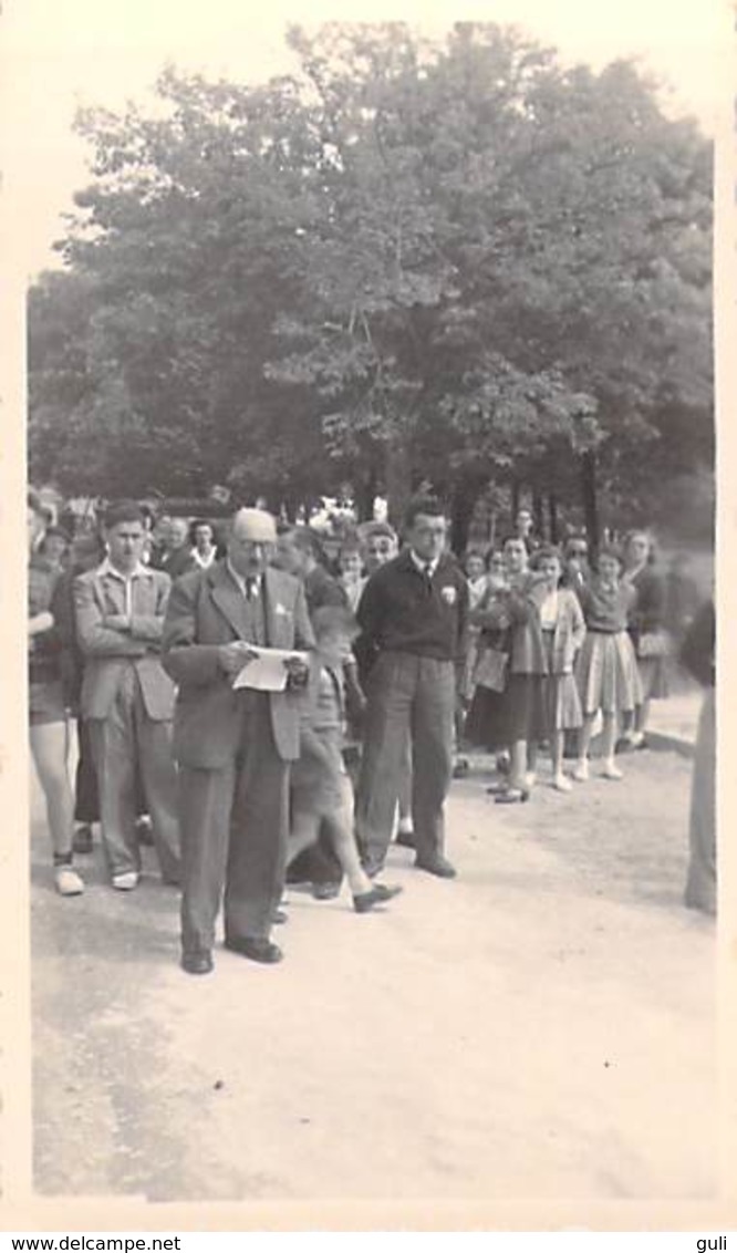 SAINT-SAVINIEN 17350  Photo Photographie Inauguration Du Terrain Sports Juin 1950 (canton Saint-Jean-d'Angély) - Orte