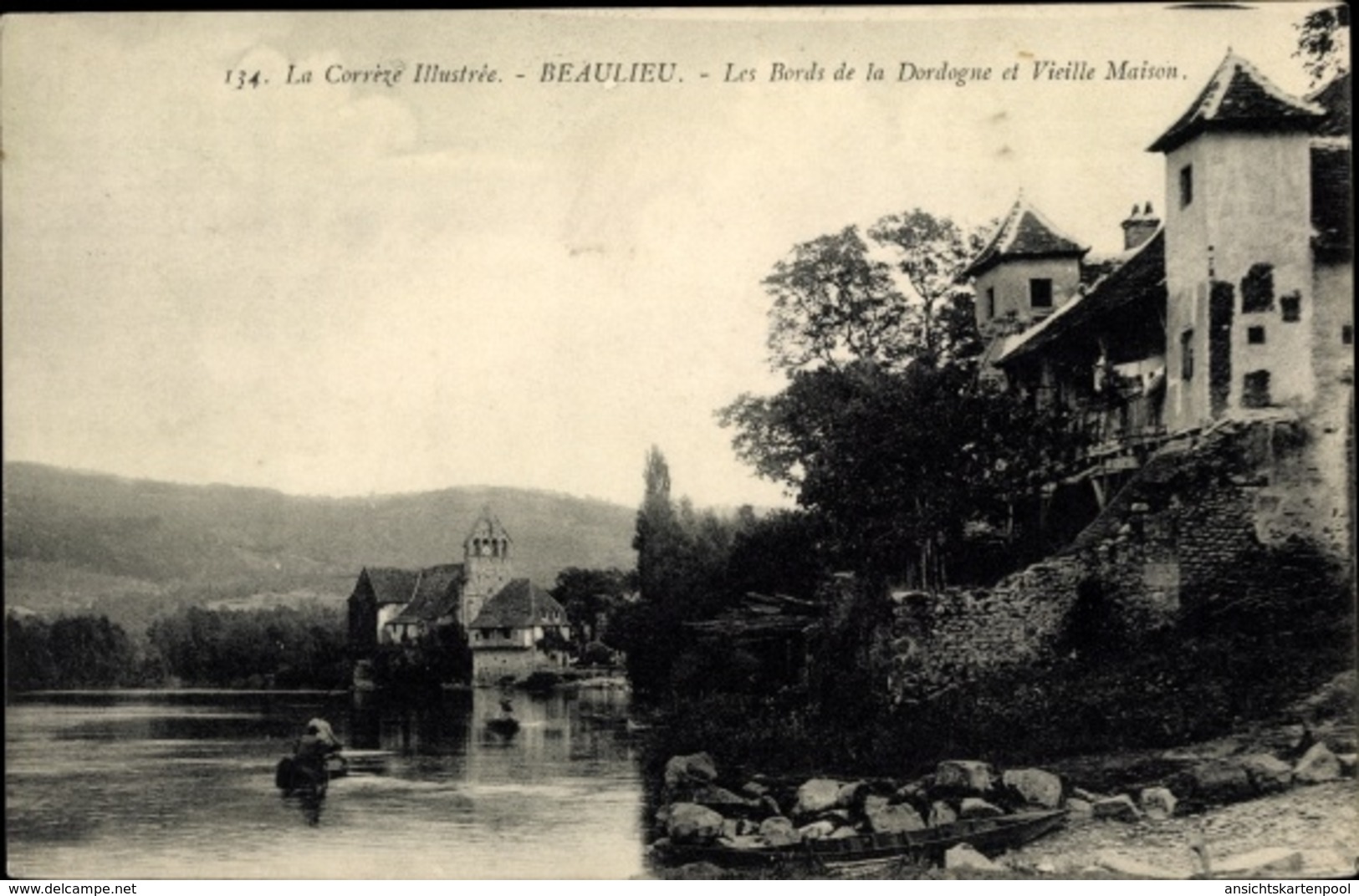 Cp Beaulieu Corrèze, Les Bords De La Dordogne Et Vieille Maison - Autres & Non Classés