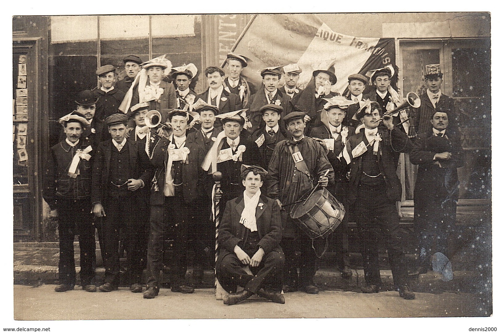 SAVIGNY SUR BRAYE (41) - CARTE PHOTO - GROUPE DE MILITAIRES MUSICIENS - Photo A. BRIANT, Savigny Sur Braye - Autres & Non Classés