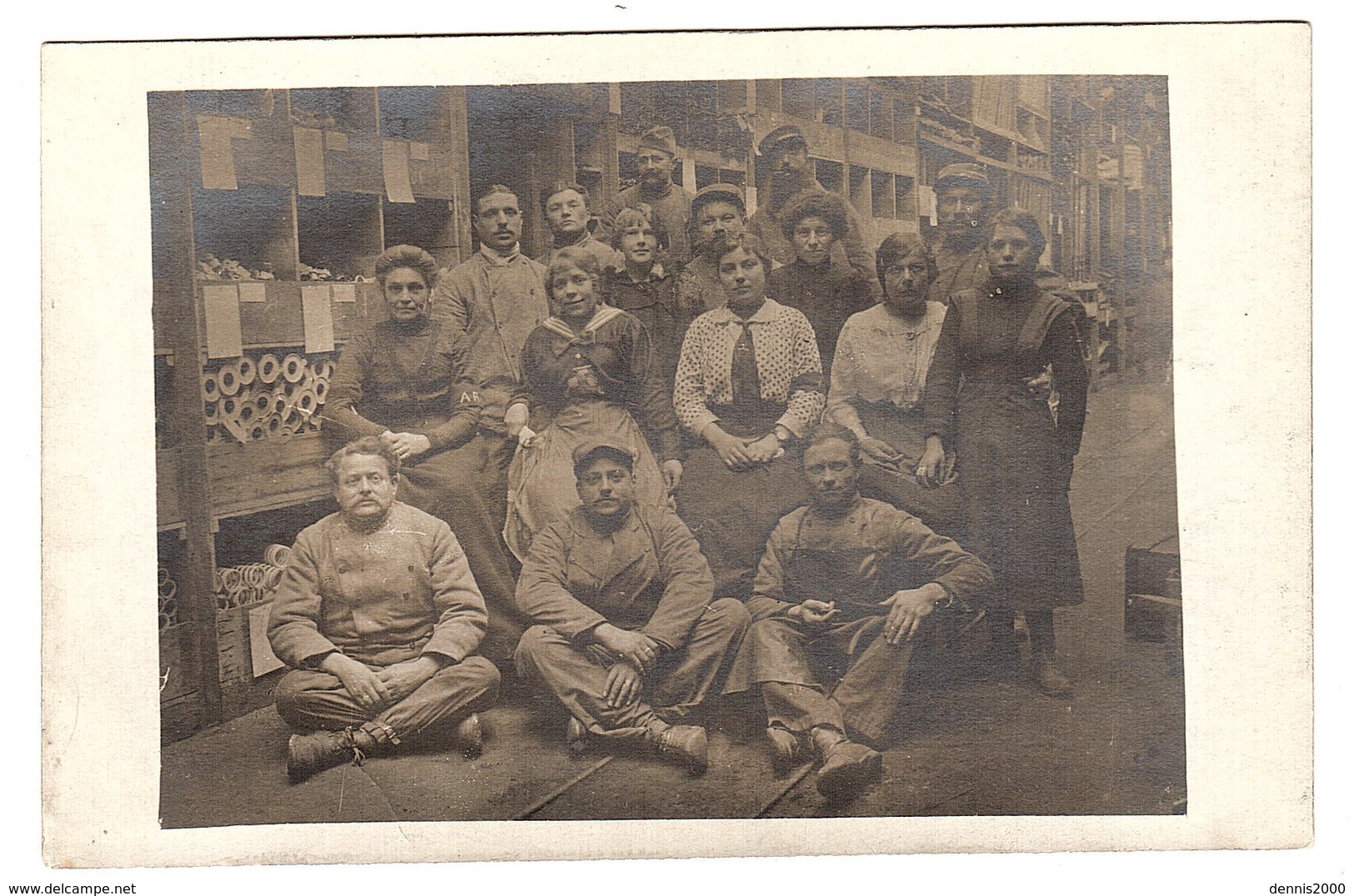 MILITARIA - 1917 - CARTE PHOTO - GROUPE DE TRAVAILLEURS - Guerra 1914-18