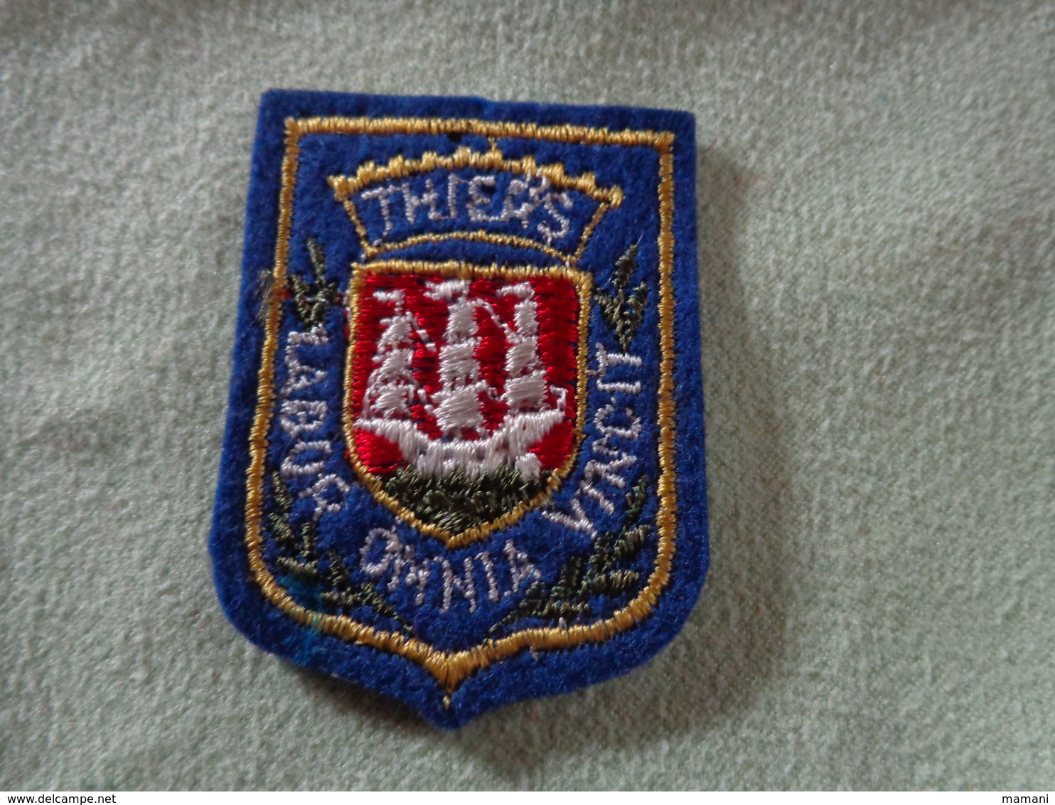 Ecusson Tissu THIERS LABOR OMNIA YINCIT - Patches