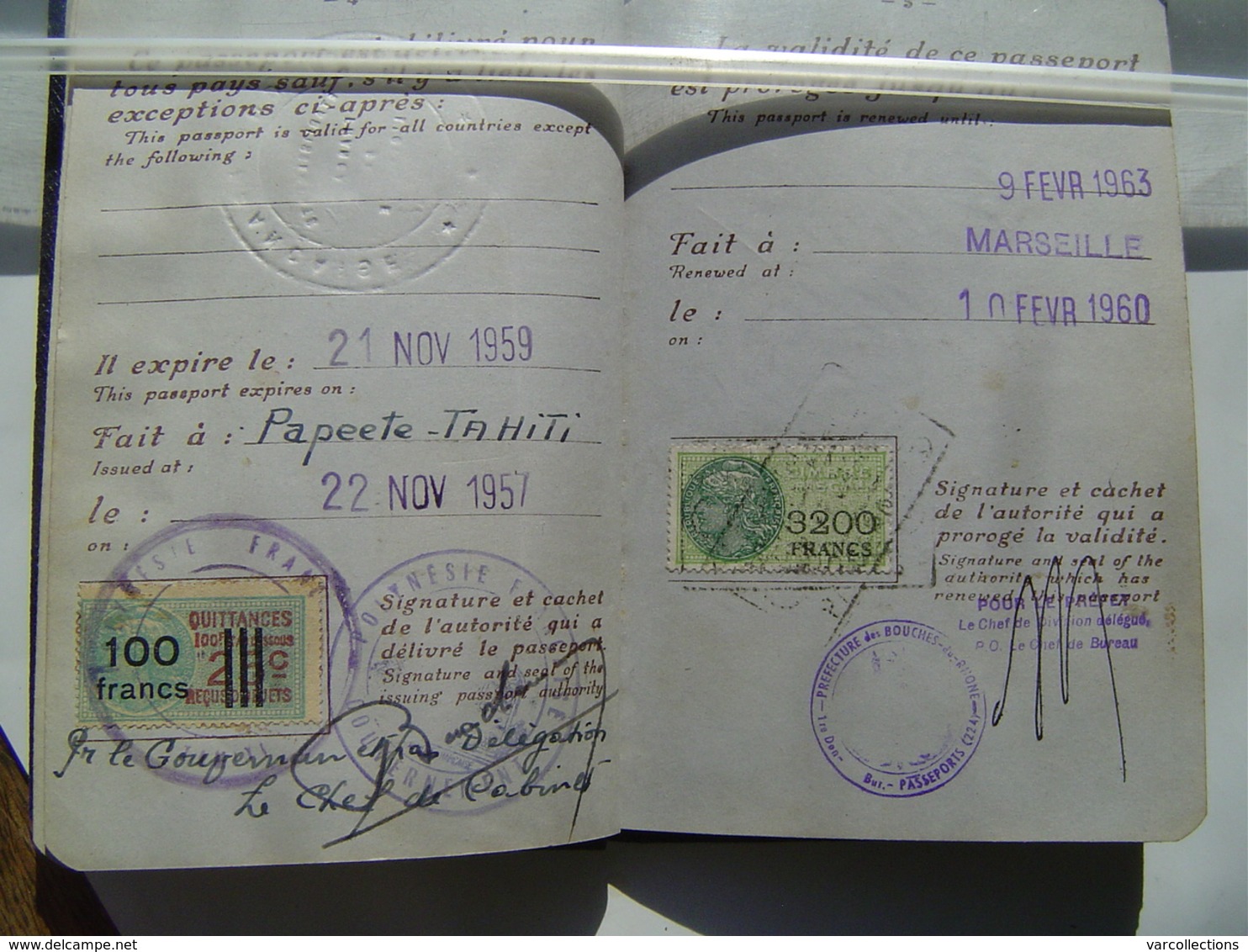 PASSEPORT 1957 : PAPEETE / TAHITI / OCEANIE ( FRANCE ) Timbre Fiscal 3200 Francs + Timbre Quittances 100 Francs - Historische Dokumente