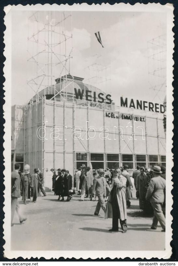 1937 Budapest, A Csepeli Weiss Manfréd Művek Kiállítási Pavilonja A Budapesti Nemzetközi Vásáron, Fotó, 8,5×6 Cm - Sonstige & Ohne Zuordnung