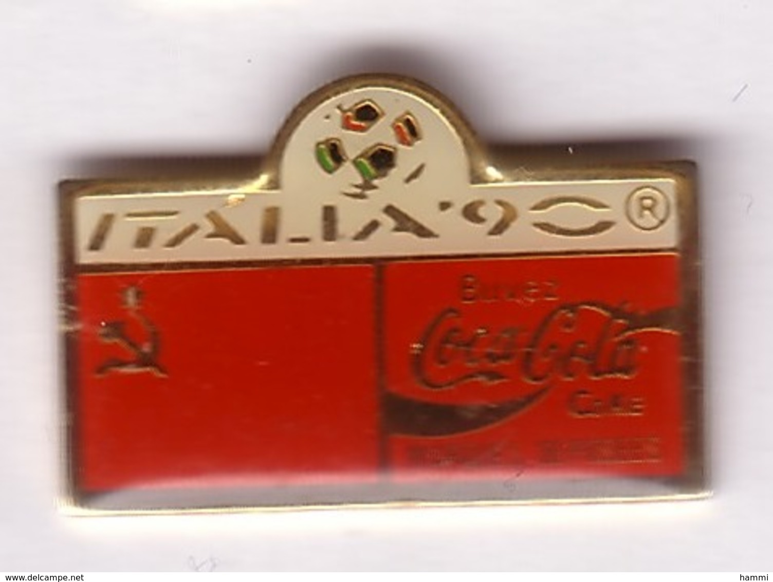 C261 Pin's Foot Football Coupe Monde Italie Coca Cola Coke Drapeau Achat Immédiat URSS Russie - Coca-Cola