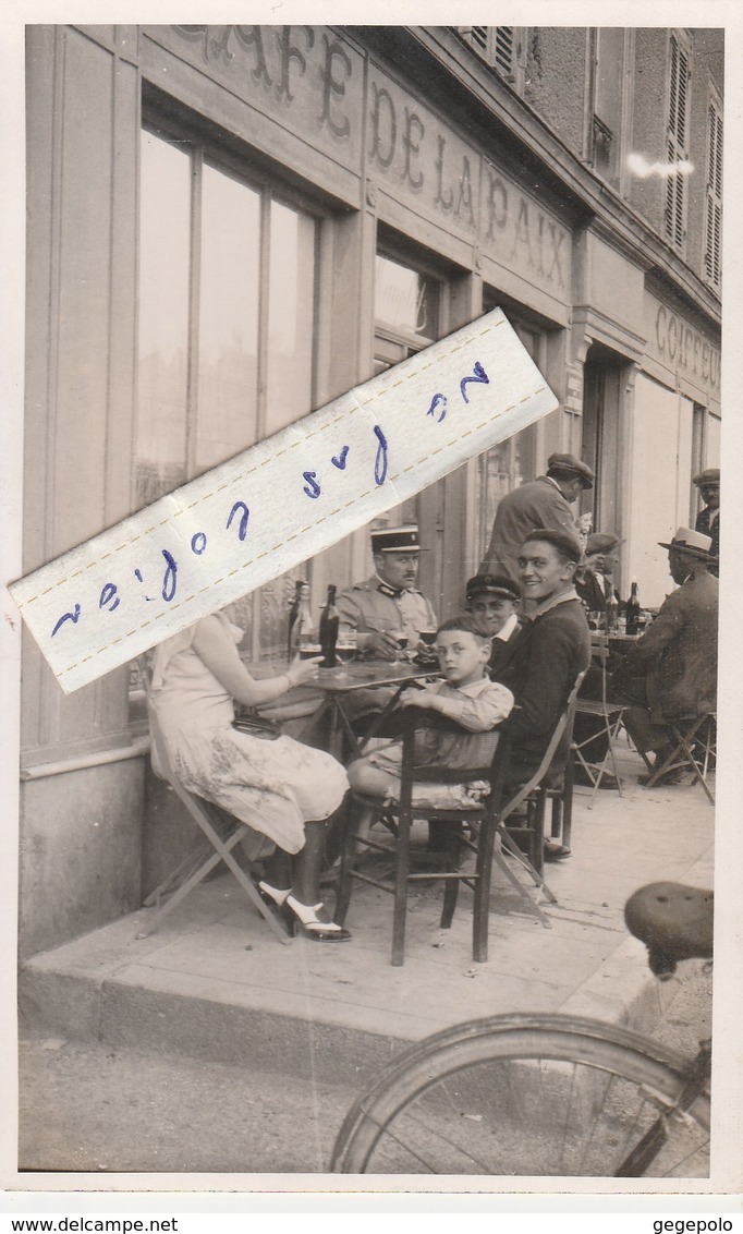 ERVY Le CHATEL - Le Café De La Paix En 1931     ( Carte Photo ) - Ervy-le-Chatel
