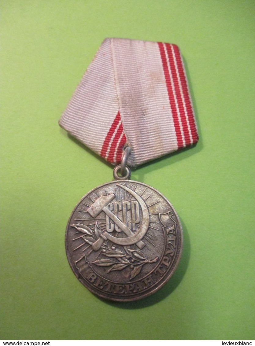 Médaille /Empire Soviétique/ Vétéran Du Travail / Bronze Argenté / Vers 1960-1980                 MED374 - Russland