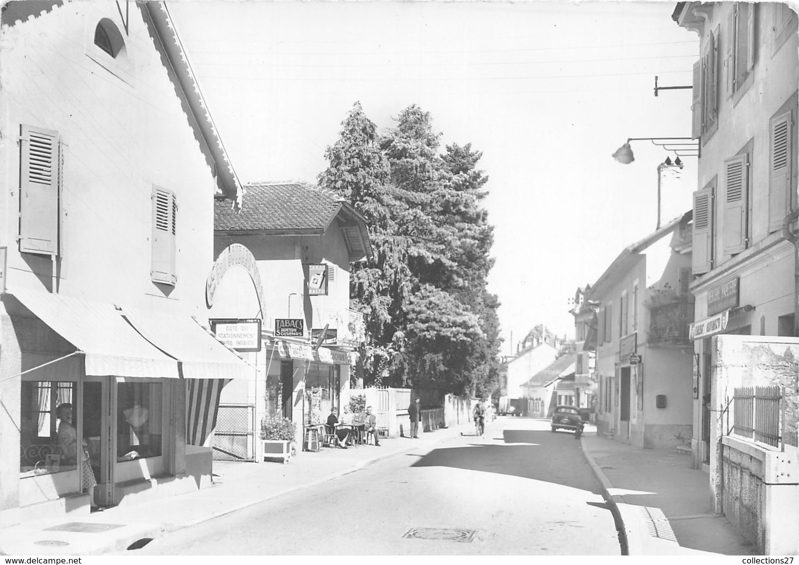 01-DIVONNE-LES-BAINS- LE CENTRE DE LA VILLE ET ROUTE DE NYON - Divonne Les Bains