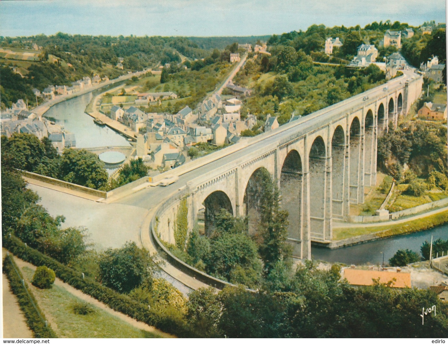 *** CALENDRIER 1975***  DINAN  Le Viaduc   14x20cm --carte Postale Géante Calendrier Au Dos Offert  éditions  YVON - Tamaño Grande : 1971-80