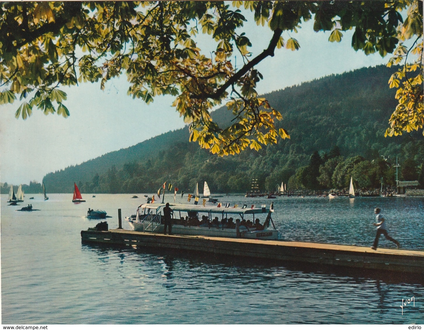 *** CALENDRIER 1975***  Vosges Lac De GERARDMER  14x20cm --carte Postale Géante Calendrier Au Dos Offert  éditions  YVON - Grand Format : 1971-80