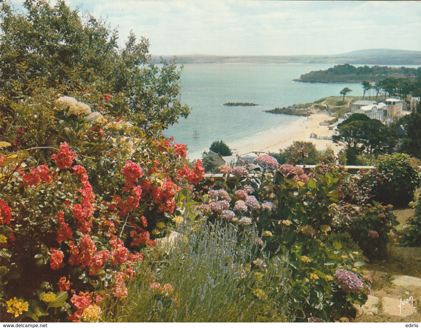 *** CALENDRIER 1974***  Baie De DOUARNENEZ   14x20cm --carte Postale Géante Calendrier Au Dos Offert  éditions  YVON - Grand Format : 1971-80