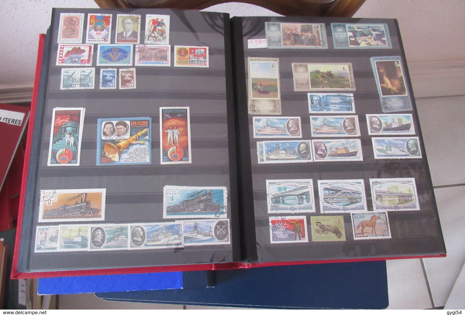 Collection Générale  Canada à Zaïre  Russie 1970 - 1988   ( magnifique classeur de 64 p )  74  scans