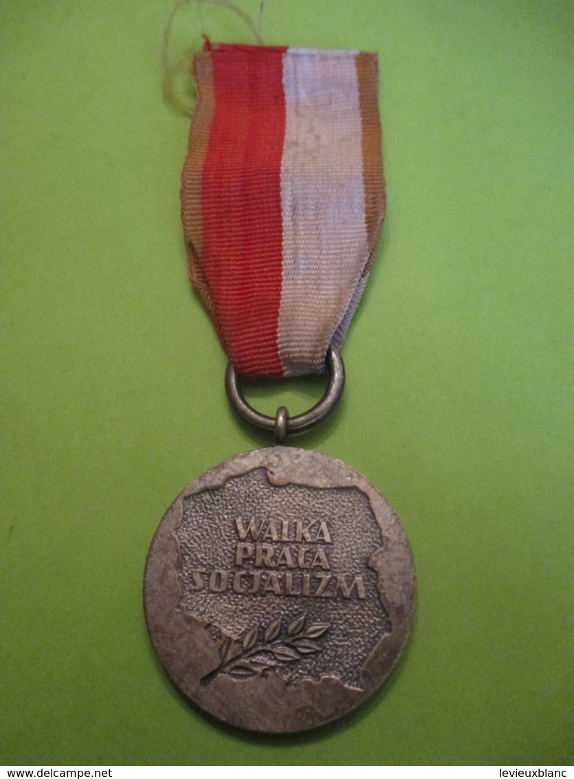 Médaille Du 40éme  Anniversaire Du PRL / POLOGNE/ Walka Praca Socializm/ 1984     MED368 - Andere & Zonder Classificatie