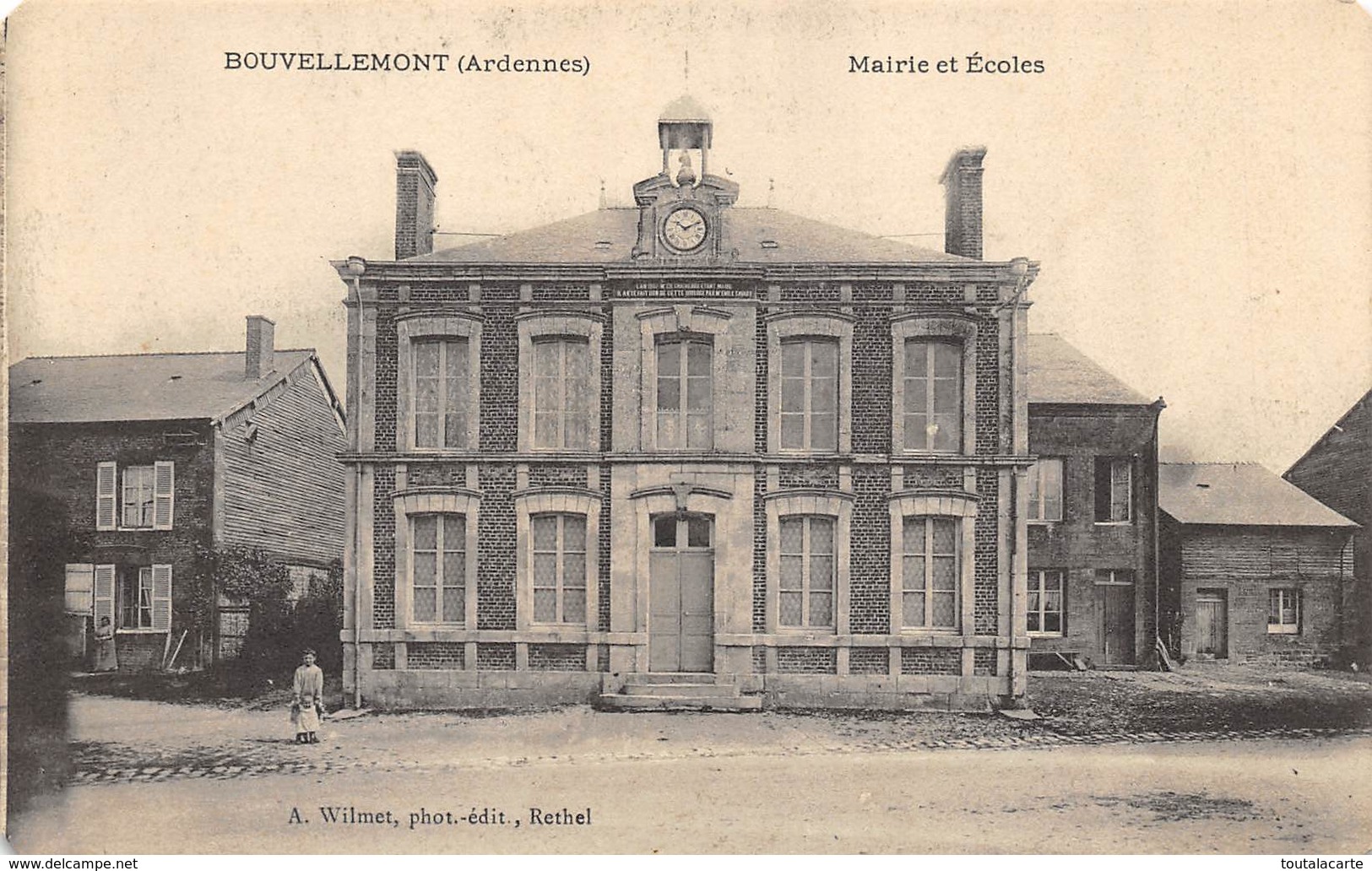 CPA 08 BOUVELLEMONT MAIRIE ET ECOLES - Autres & Non Classés