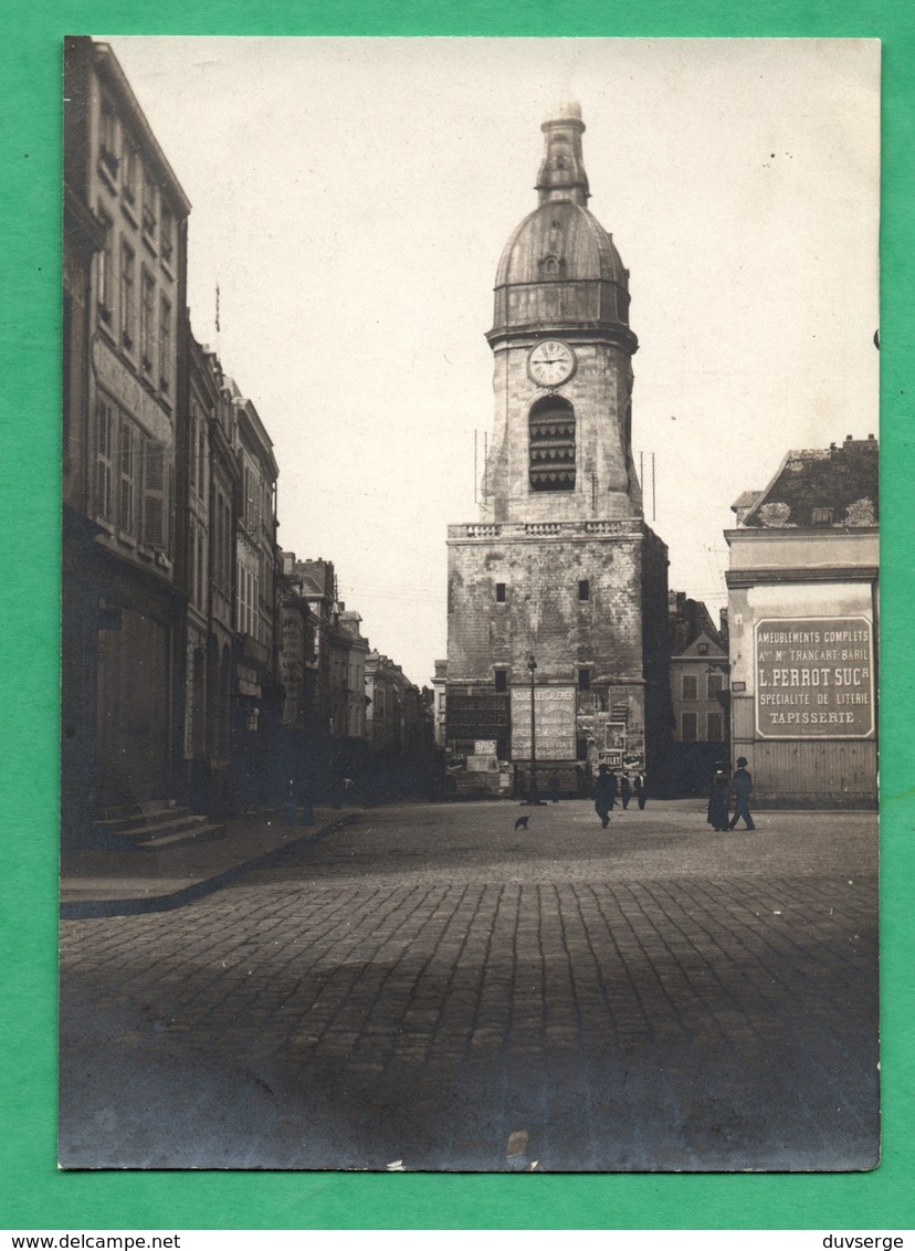 Photographie Ancienne 80 Somme  Amiens Le  Beffroi Avec Panneaux De Publicité  ( Format 7,7cm X 10,7cm ) - Lugares