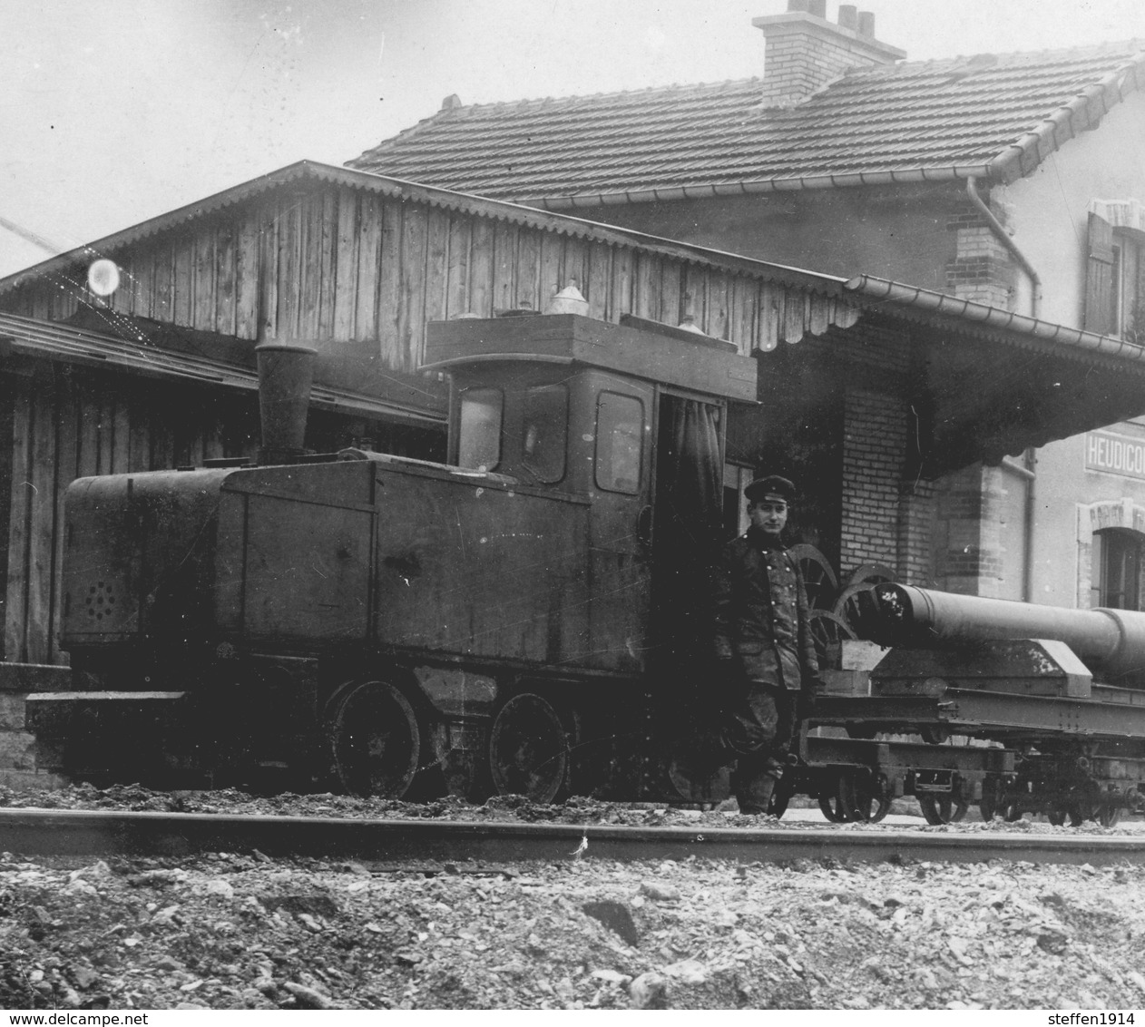 55 - HEUDICOURT Belle Et Rare Animation De La Gare Feldbahn Lokomotive Artillerie - Carte Photo Allemande  WWI 1.WK - Autres & Non Classés