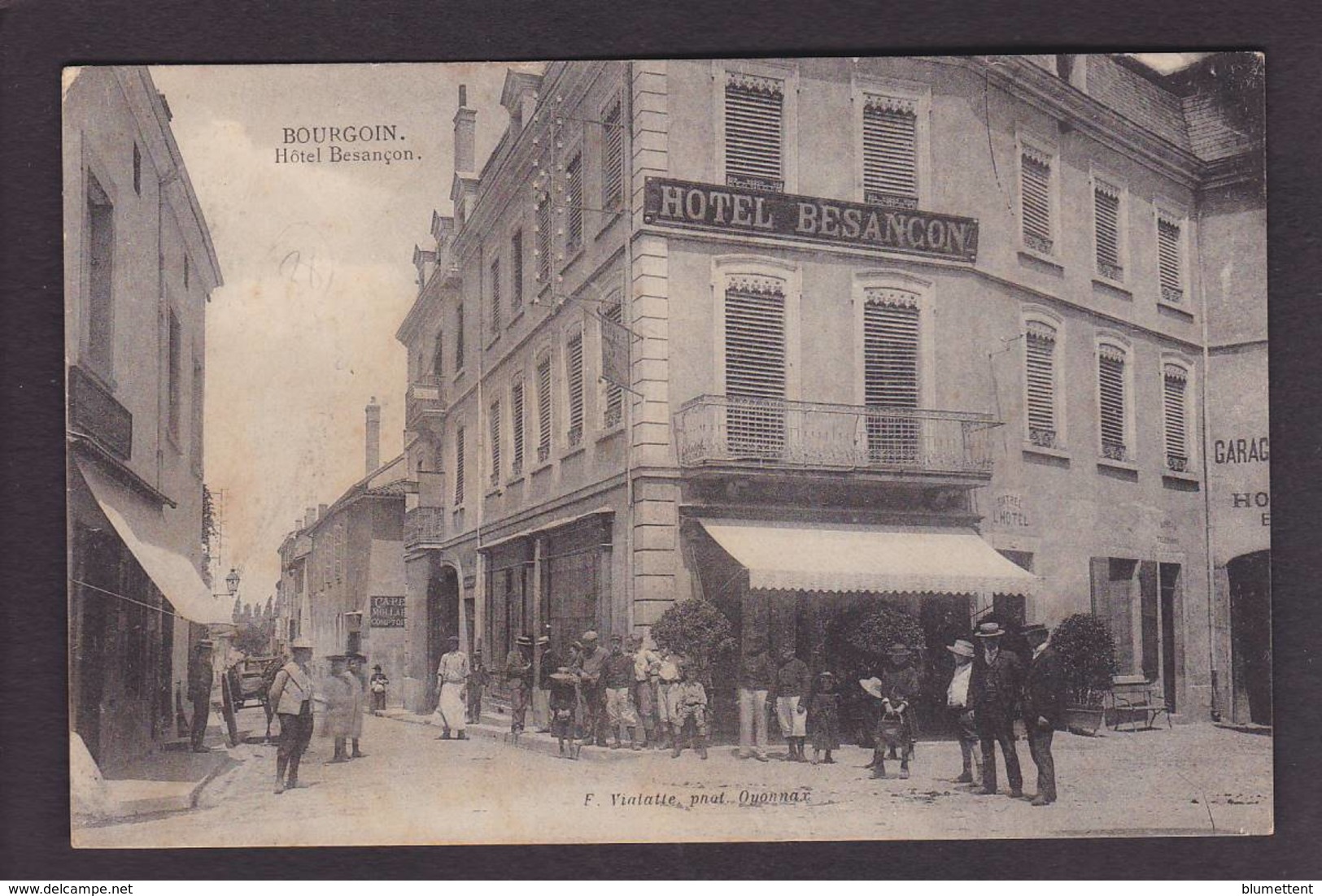 CPA Isère 38 Bourgoin Hôtel Besançon Circulé - Bourgoin