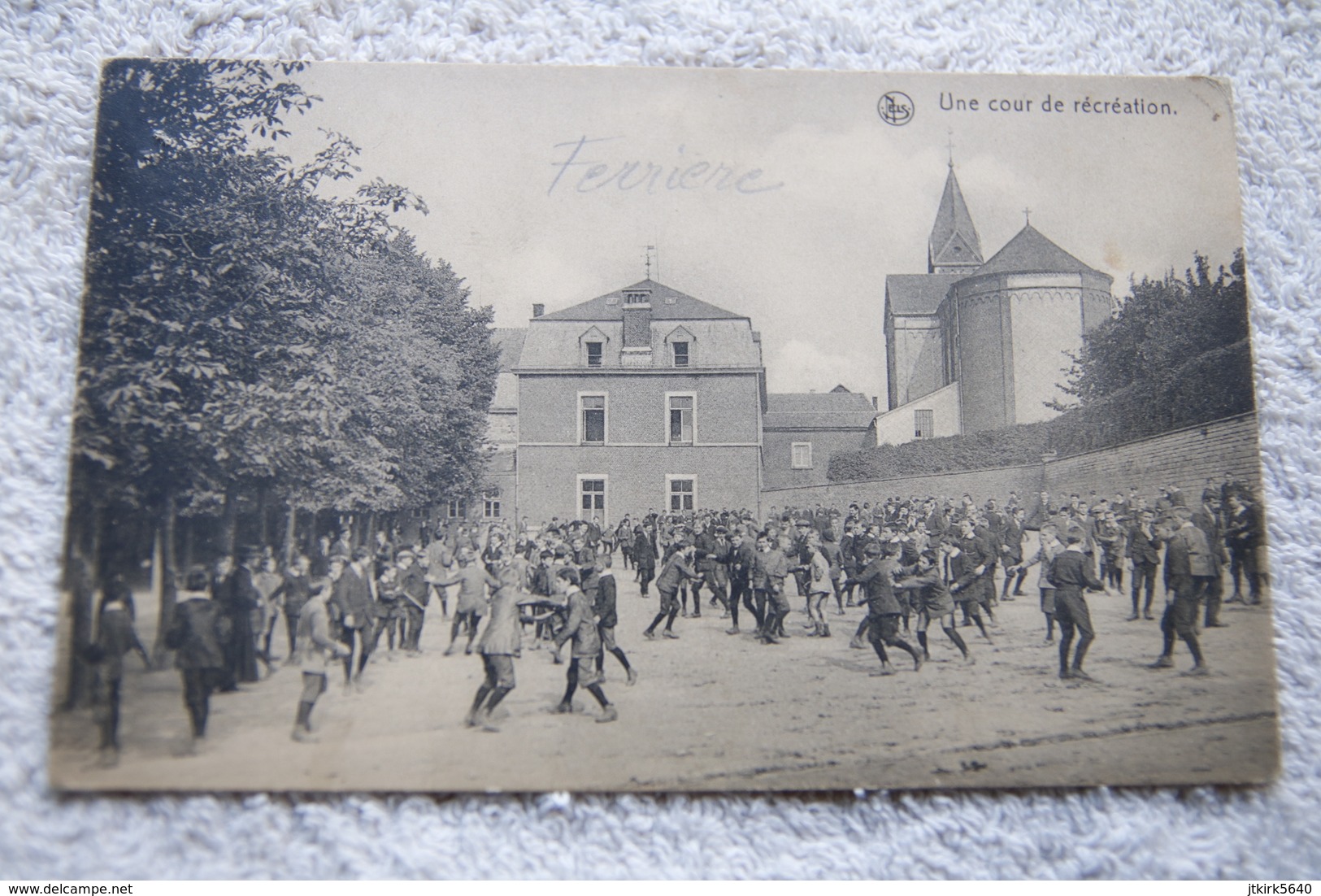 Ferrières "Une Cour De Récréation" - Ferrieres