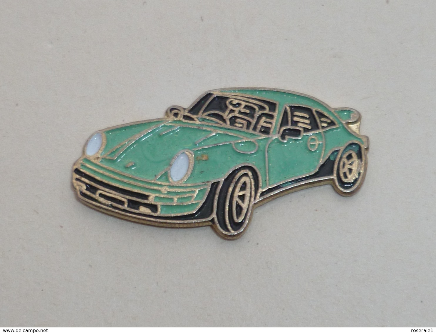 Pin's VOITURE 465, PORSCHE 911 Bleu-vert - Porsche