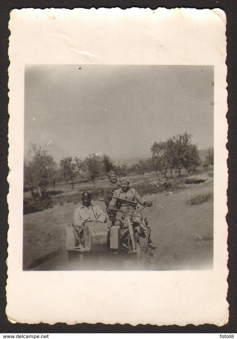 Yugoslavia WW2 Partisans Soldiers On Motorcycle  Old Photo 9x6 Cm #30421 - Guerre, Militaire