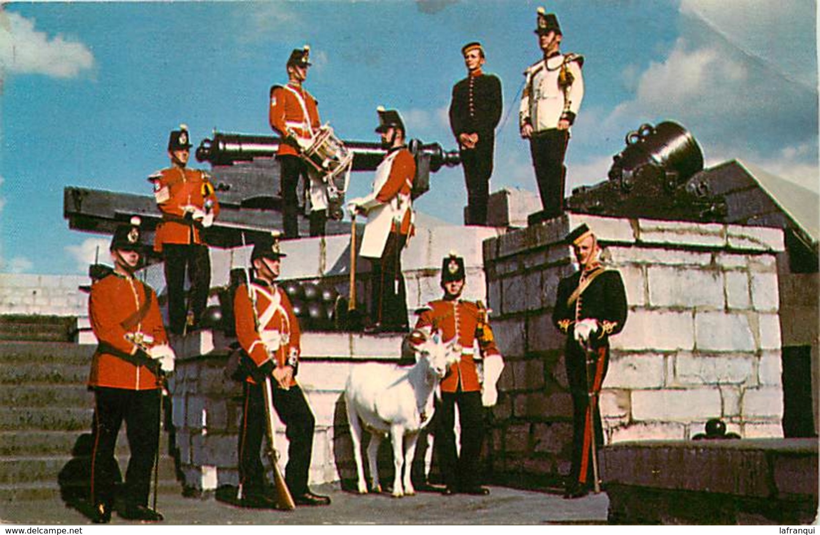 Pays Div Ref X73- Canada - Old Fort Henry Guard  -kingston -plan Chevre - Chevres - Goat - Goats -/leger Pli Coin Haut D - Kingston