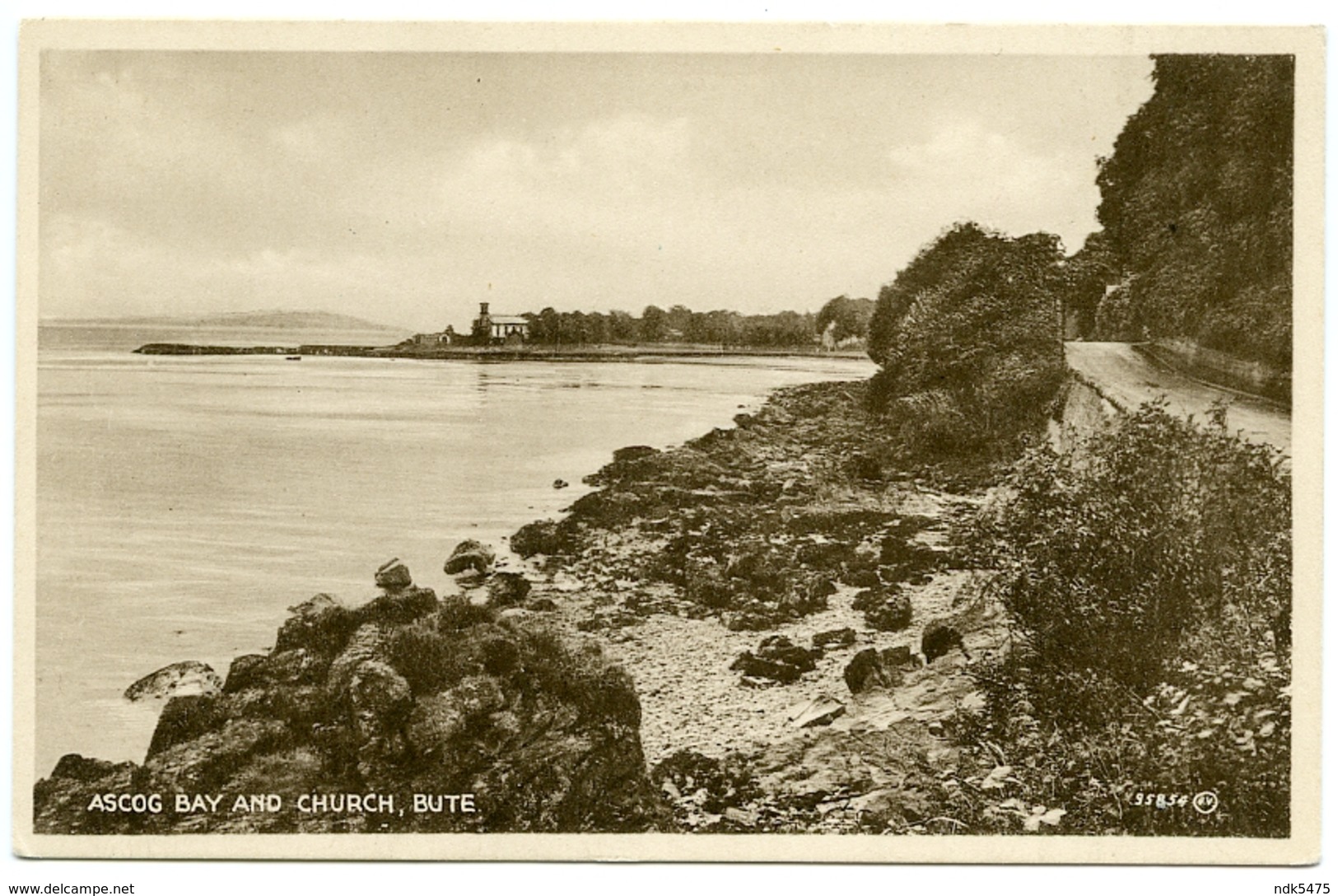 ISLE OF BUTE : ASCOG BAY AND CHURCH - Bute