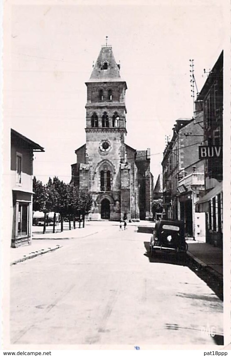 24 - THIVIERS : L'Eglise - CPSM Village ( 2.890 Habitants ) Dentelée Noir Blanc Grand Format CPA 1951 - Dordogne - Thiviers