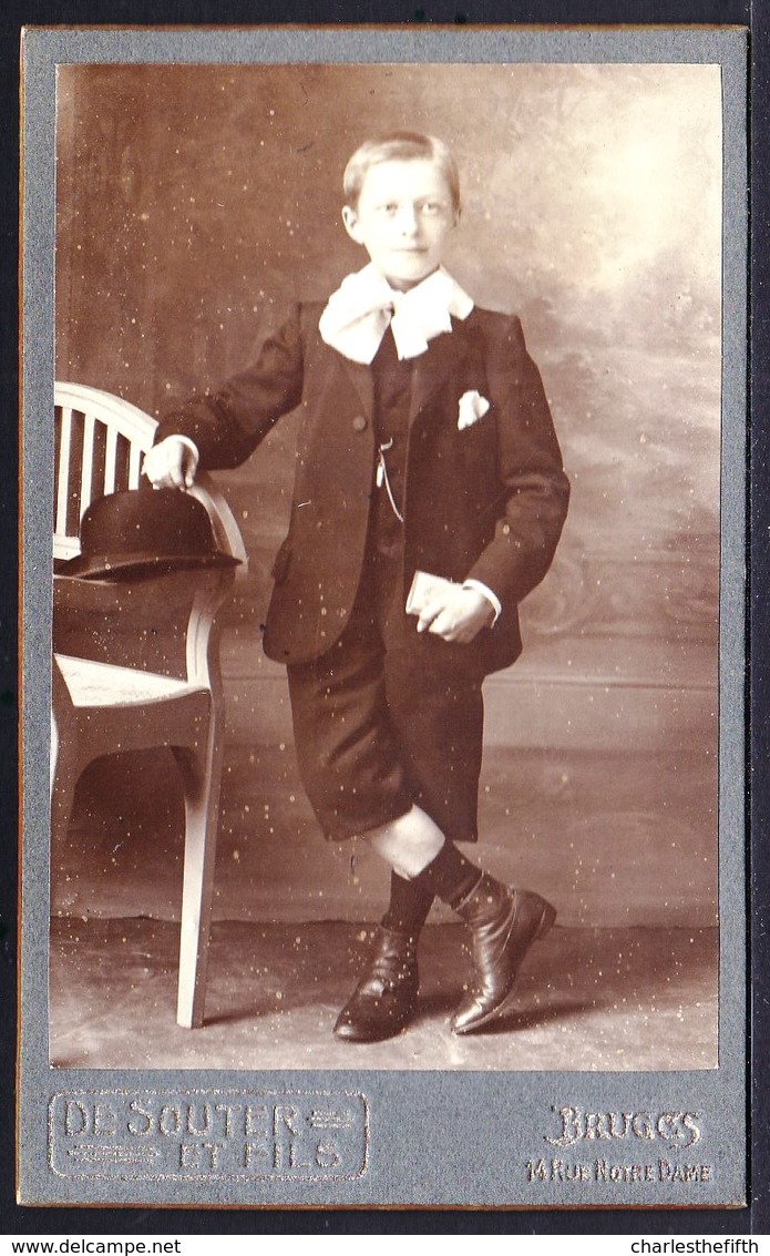 PHOTO CDV ** GARCON AVEC CHAPEAU MELON - YOUNG BOY WITH BOWLER HAT ** Photo DE SOUTER BRUGES - Old (before 1900)