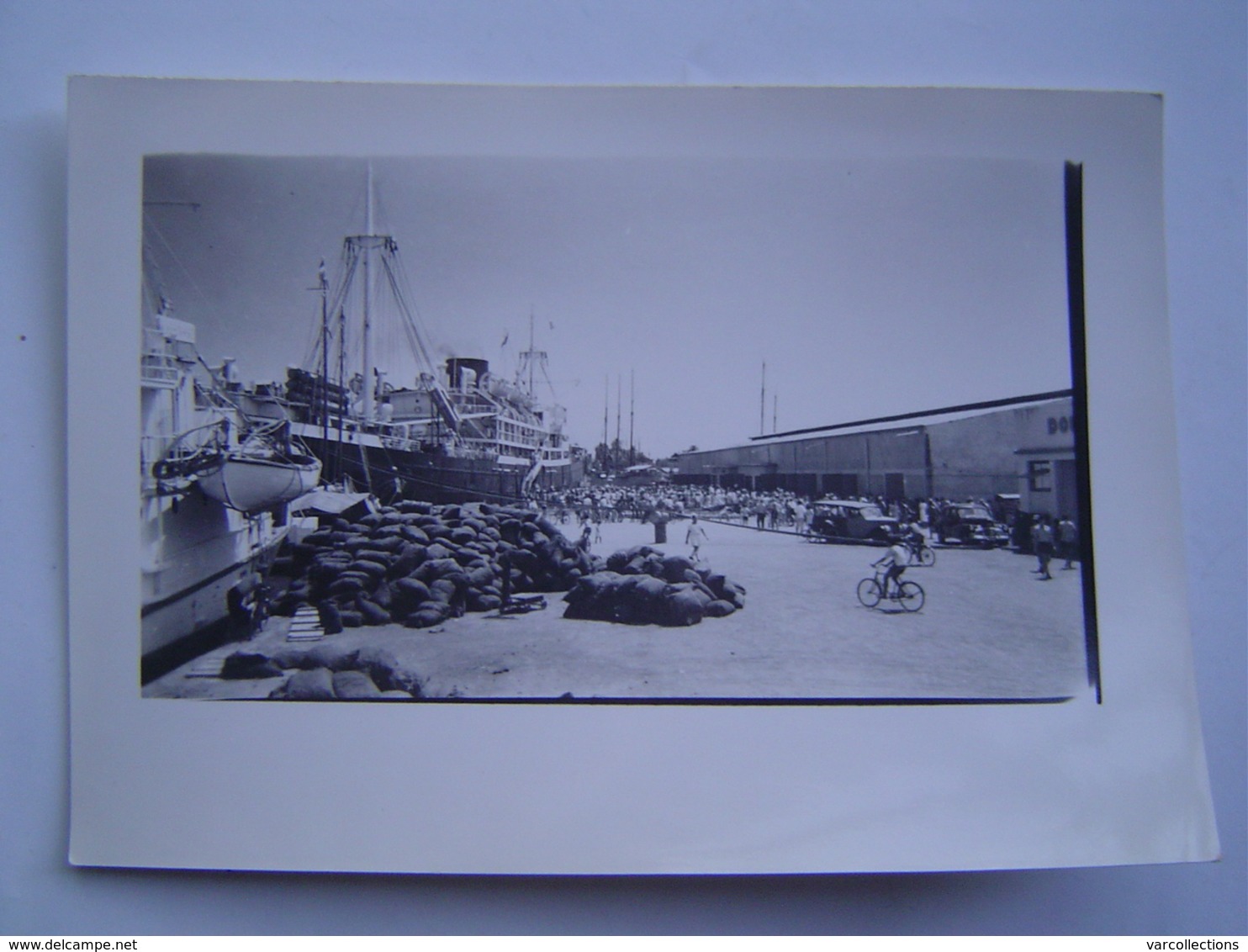 PHOTO Ancienne 1960 : PAQUEBOT TAHITIEN MESSAGERIES MARITIMES / PAPEETE / TAHITI / OCEANIE ( FRANCE ) - Bateaux