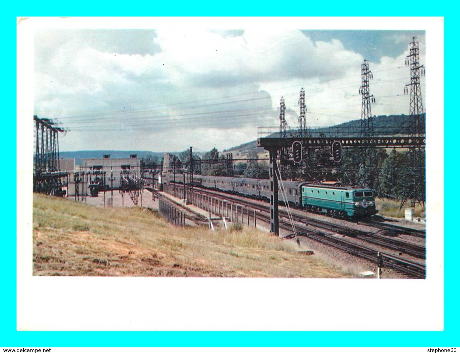 1lo - a207   Lot de 85 Cartes La Vie du Rail ( Train - Chemin de Fer )