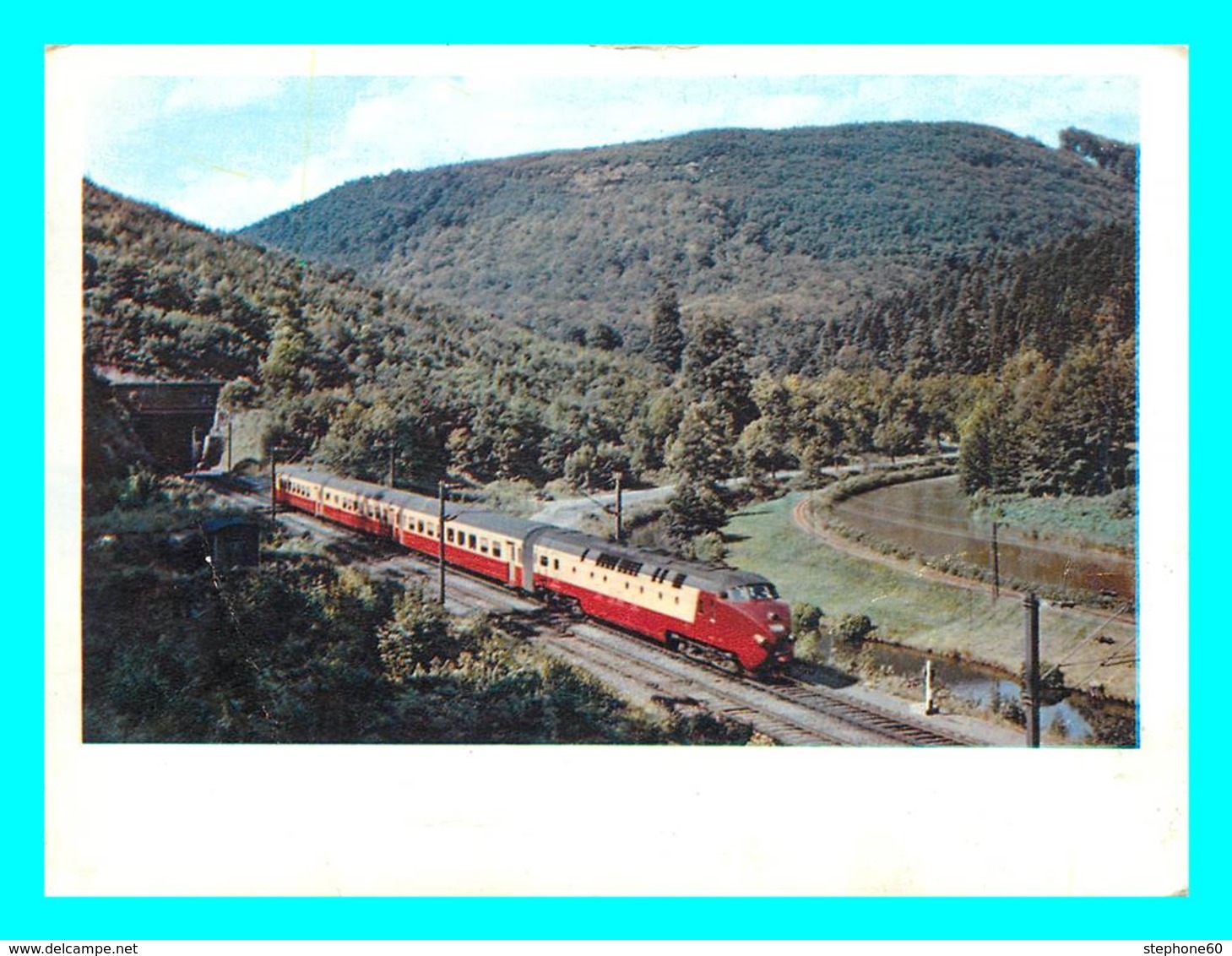 1lo - a207   Lot de 85 Cartes La Vie du Rail ( Train - Chemin de Fer )