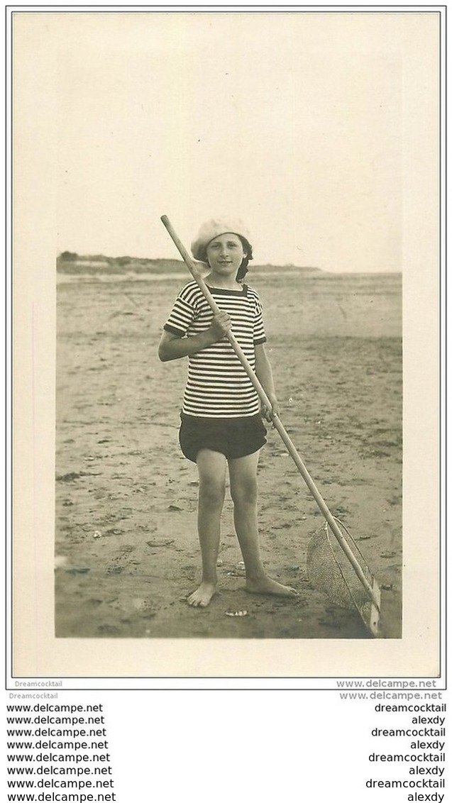 17 CHATELAILLON. Pêcheuse De Crevettes 1916. Carte Photo - Châtelaillon-Plage