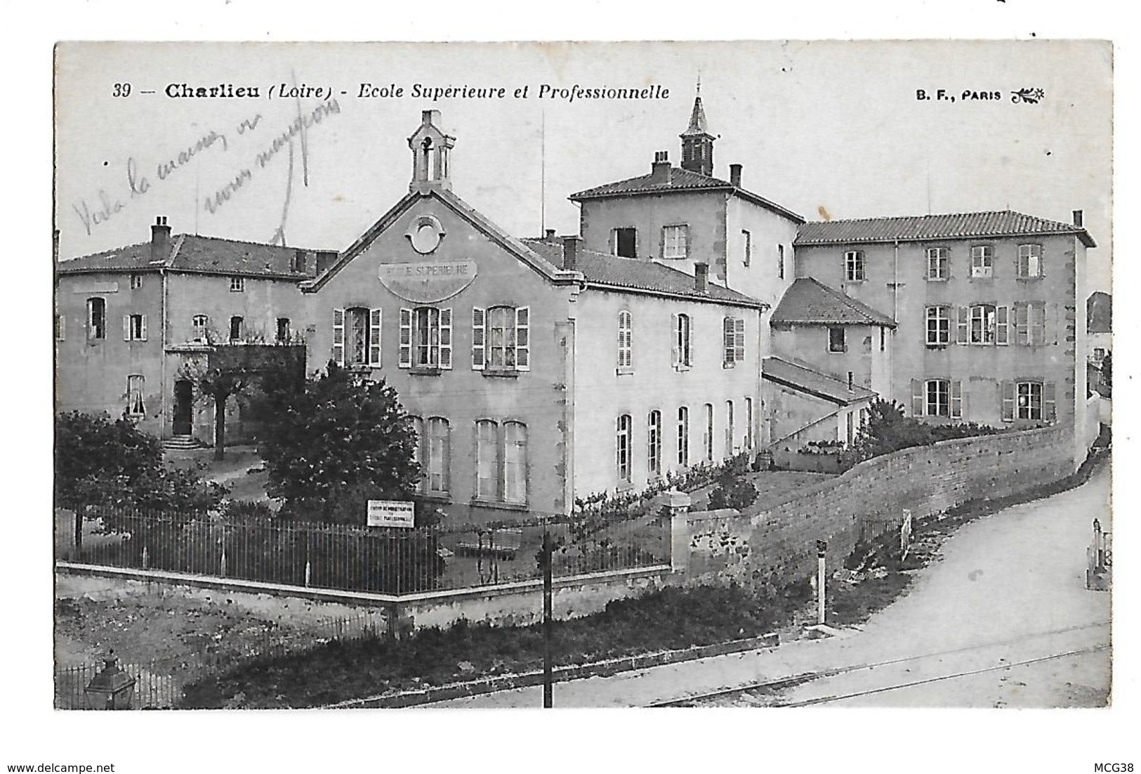 42  -  CPA  De  CHARLIEU  -  Ecole  Supérieure  Et  Professionnelle  En 1918 - Charlieu