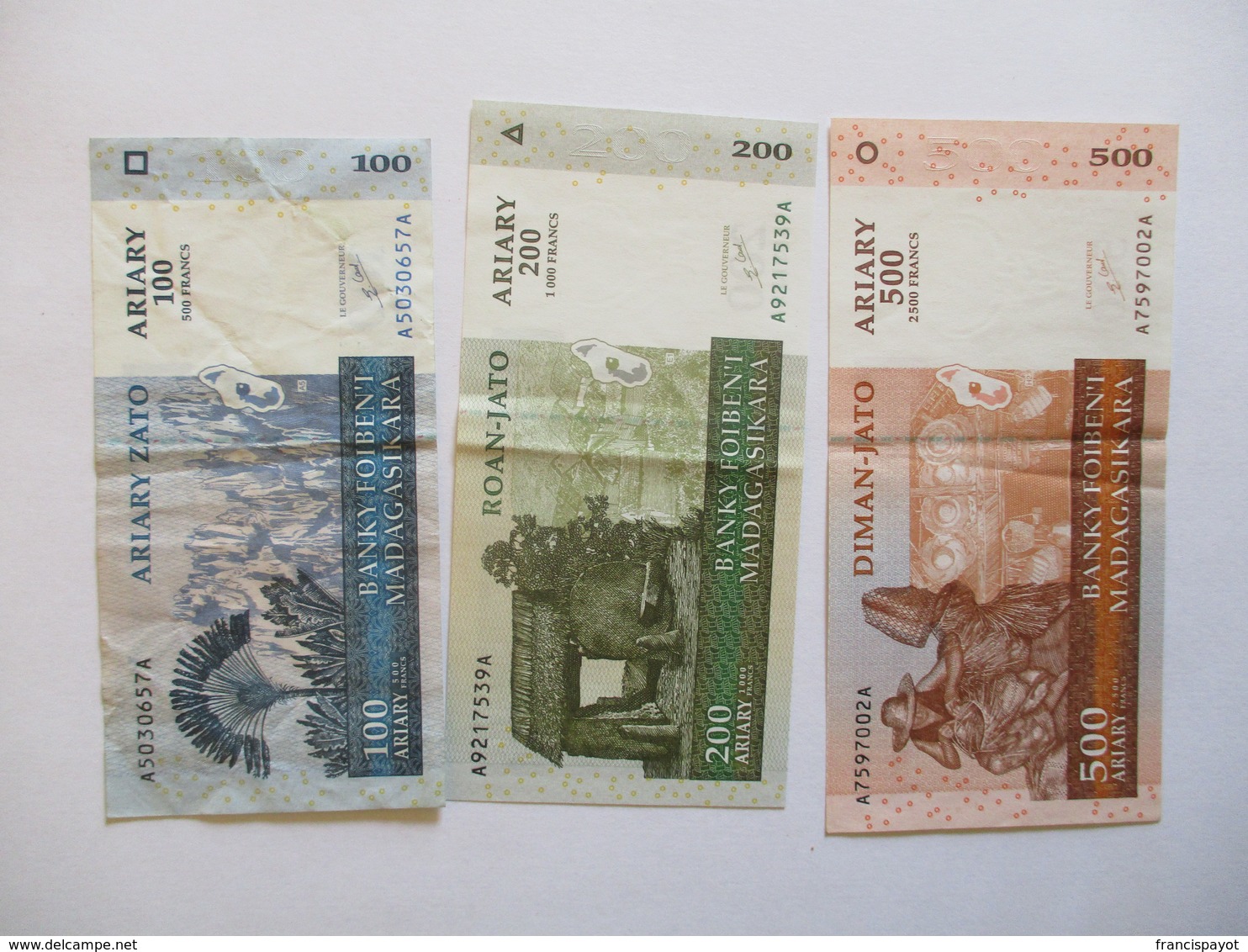 Madagascar: 3 Billets 100, 200 & 500 Ariary 2004 - Madagascar