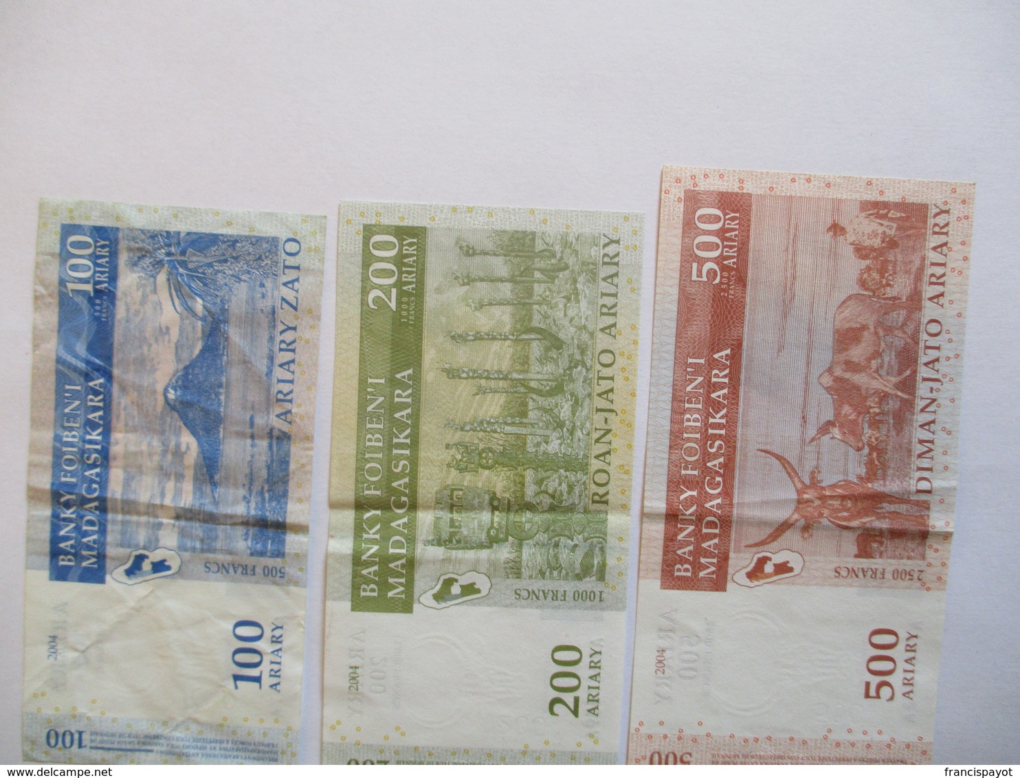 Madagascar: 3 Billets 100, 200 & 500 Ariary 2004 - Madagascar