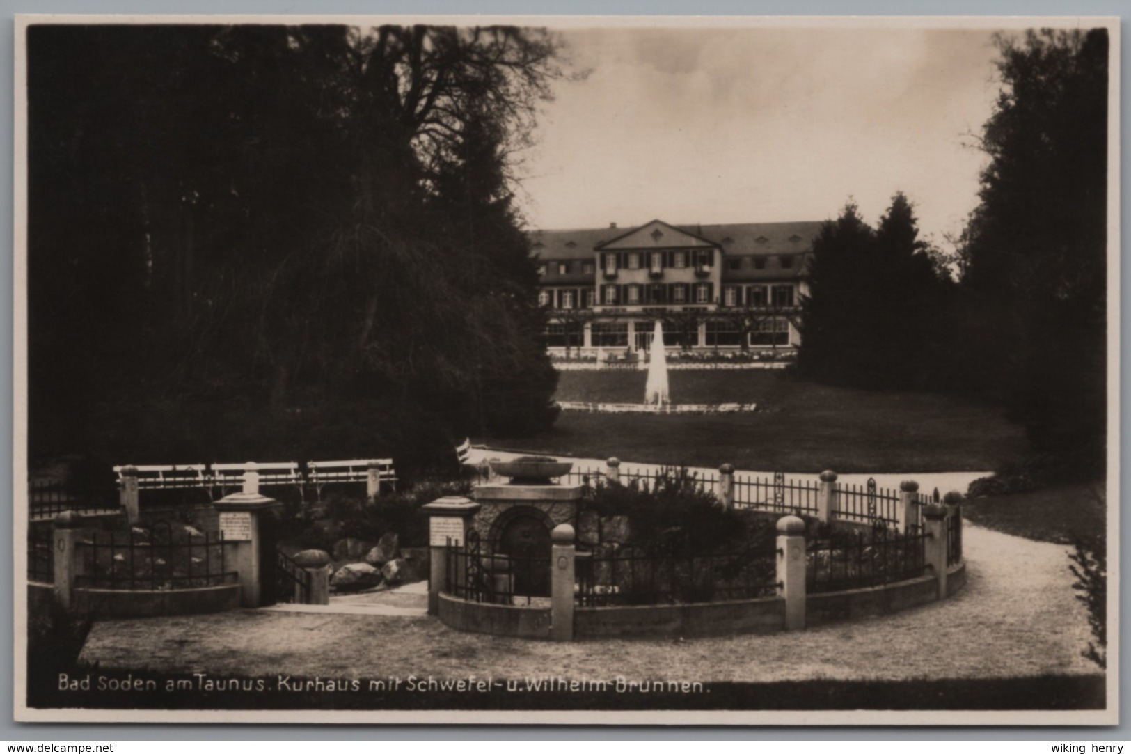 Bad Soden Am Taunus - S/w Kurhaus Mit Schwefel- Und Wilhelm Brunnen - Bad Soden