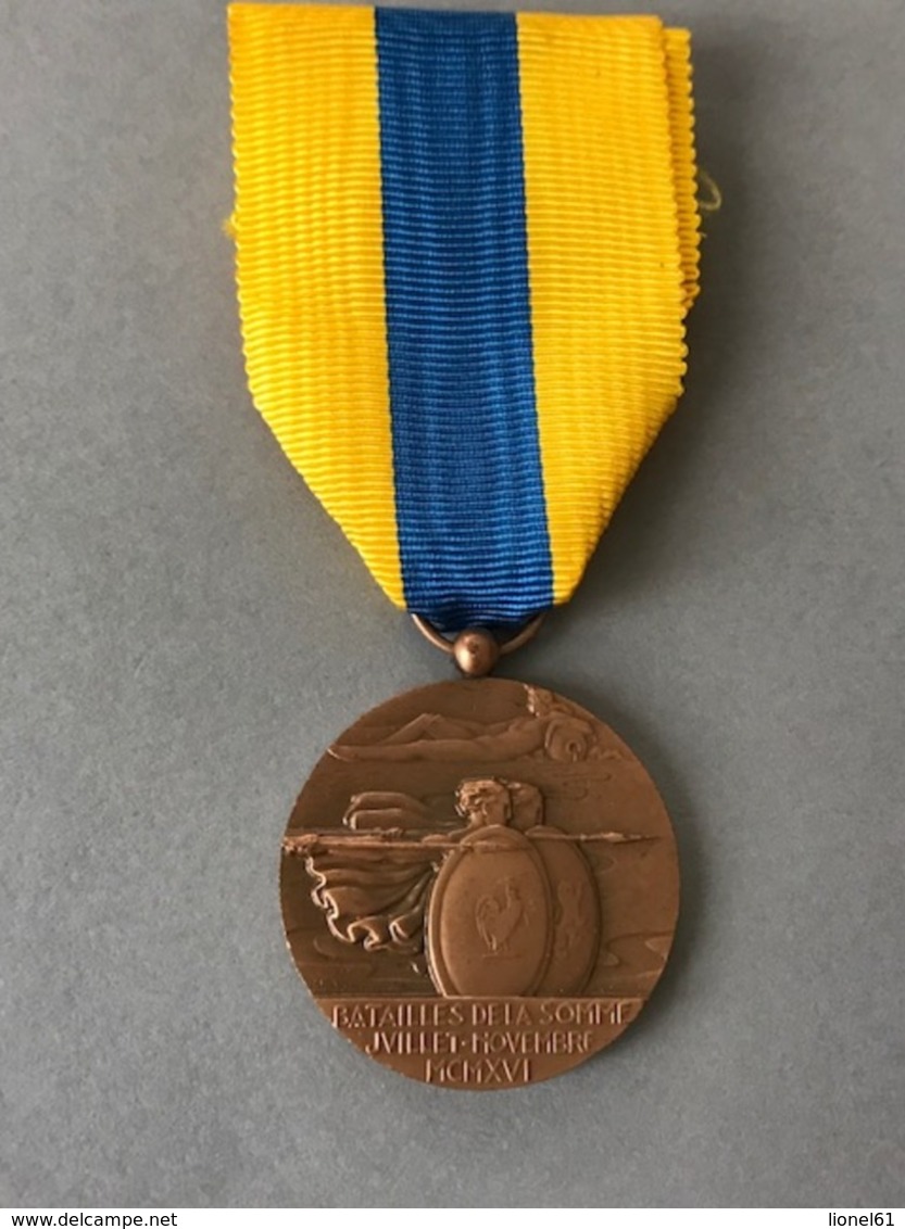 MEDAILLE De La SOMME  (Provenant Du Cadre Vitrine Fabriqué Par Le Propriétaire Sculpteur J. T, Cadre Non Compris) - Autres & Non Classés